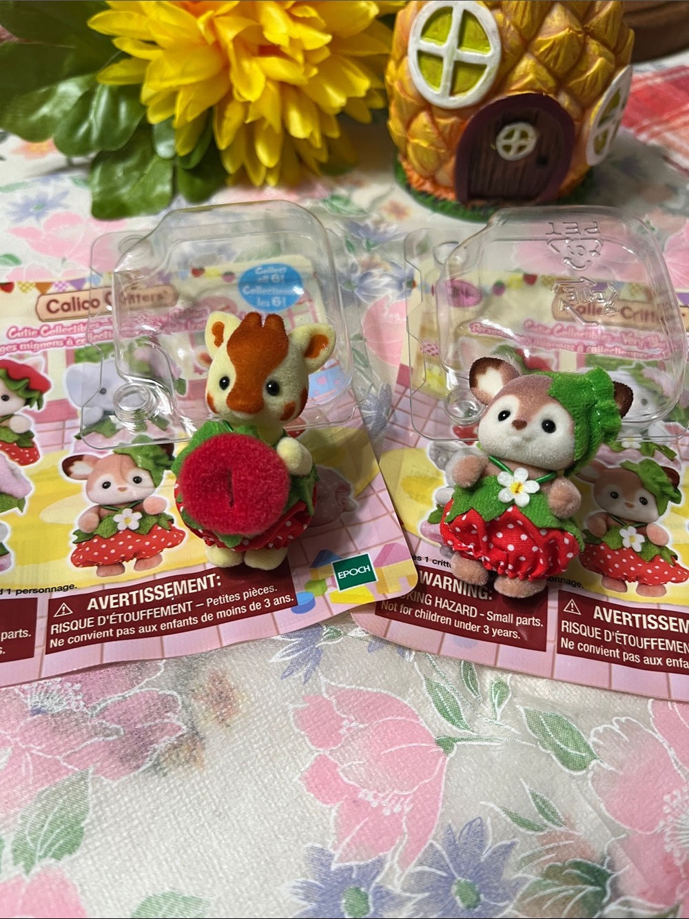 Calico Critters Very Berry Babies - Brie & Aster